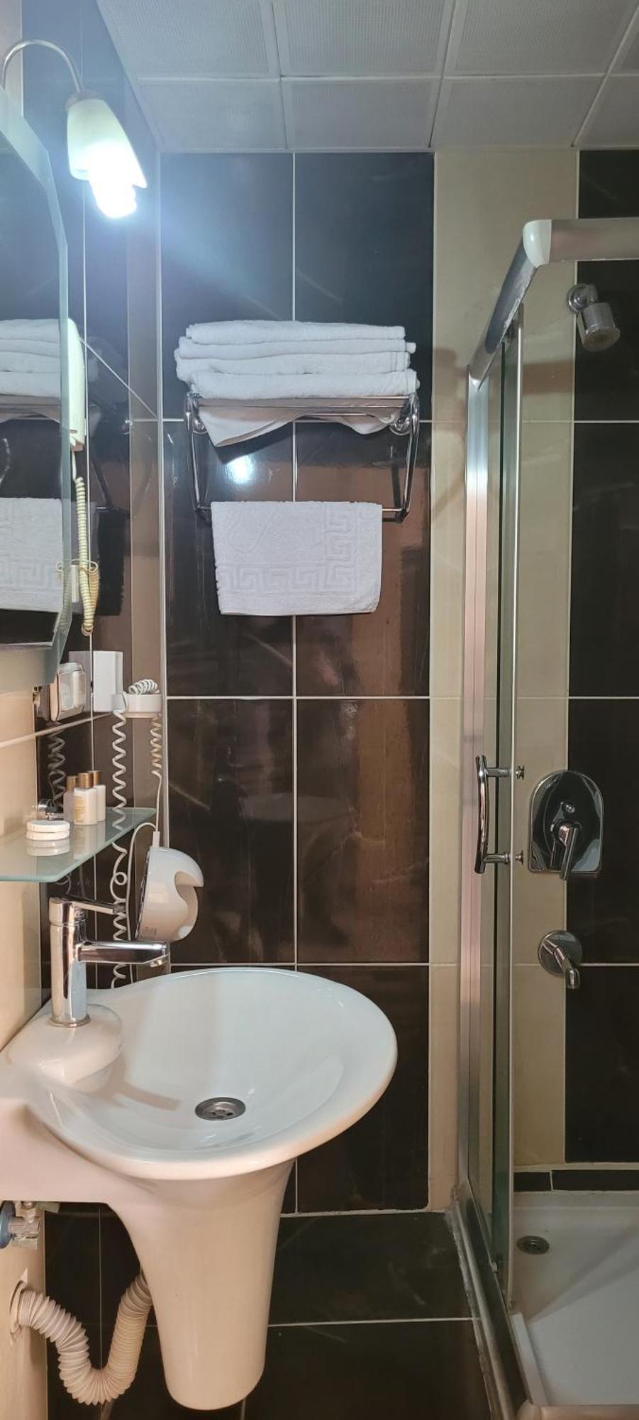 Guengoeren Hotel Kars Zewnętrze zdjęcie